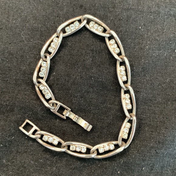 Bracelets - Picture 3 of 4